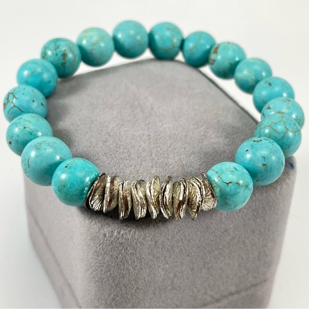 Cute Unsigned Faux Turquoise Stone Silver Tone Beaded Stretch Bracelet